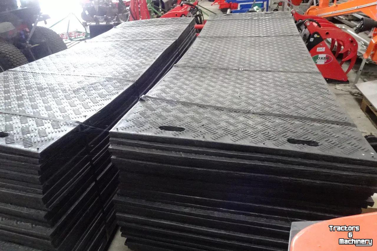 Overige bouwmachines, grondverzetmachines en toebehoren  Kunststof afm 300 x 100 x 20