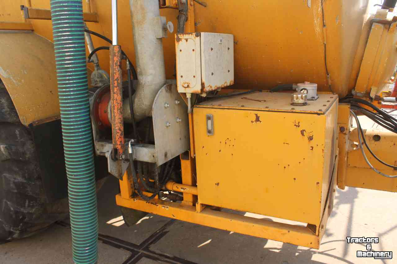 Mesttank Veenhuis VMB8000 giertank mesttank waterwagen zuigarm