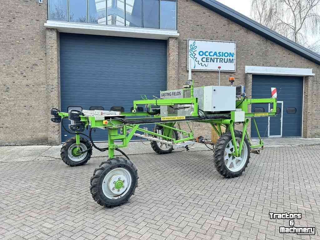 Tractor / Trekker  Lasting Fields Werktuigendrager
