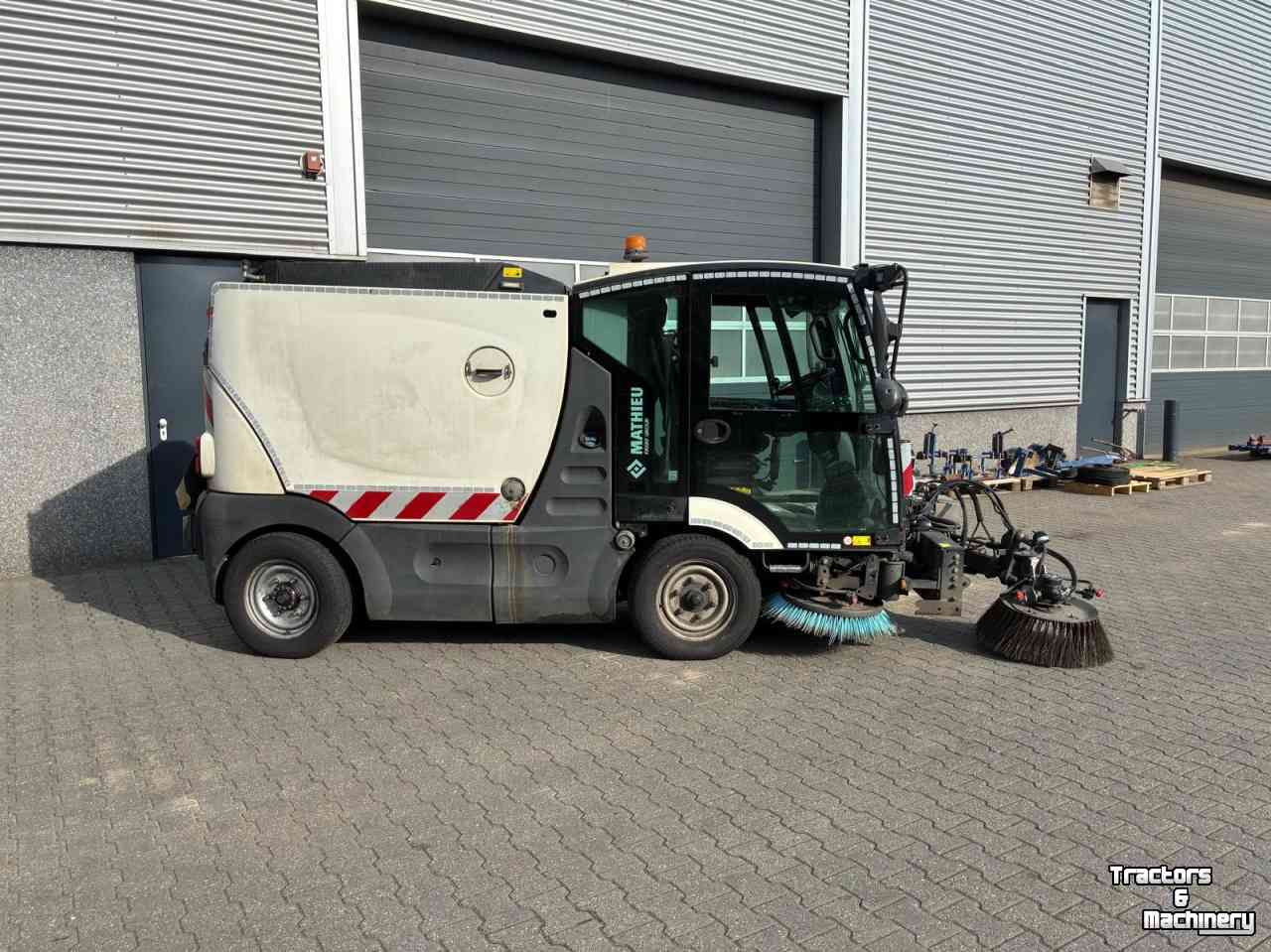 Veegmachine  Mathieu MC210 Veeg/zuigwagen
