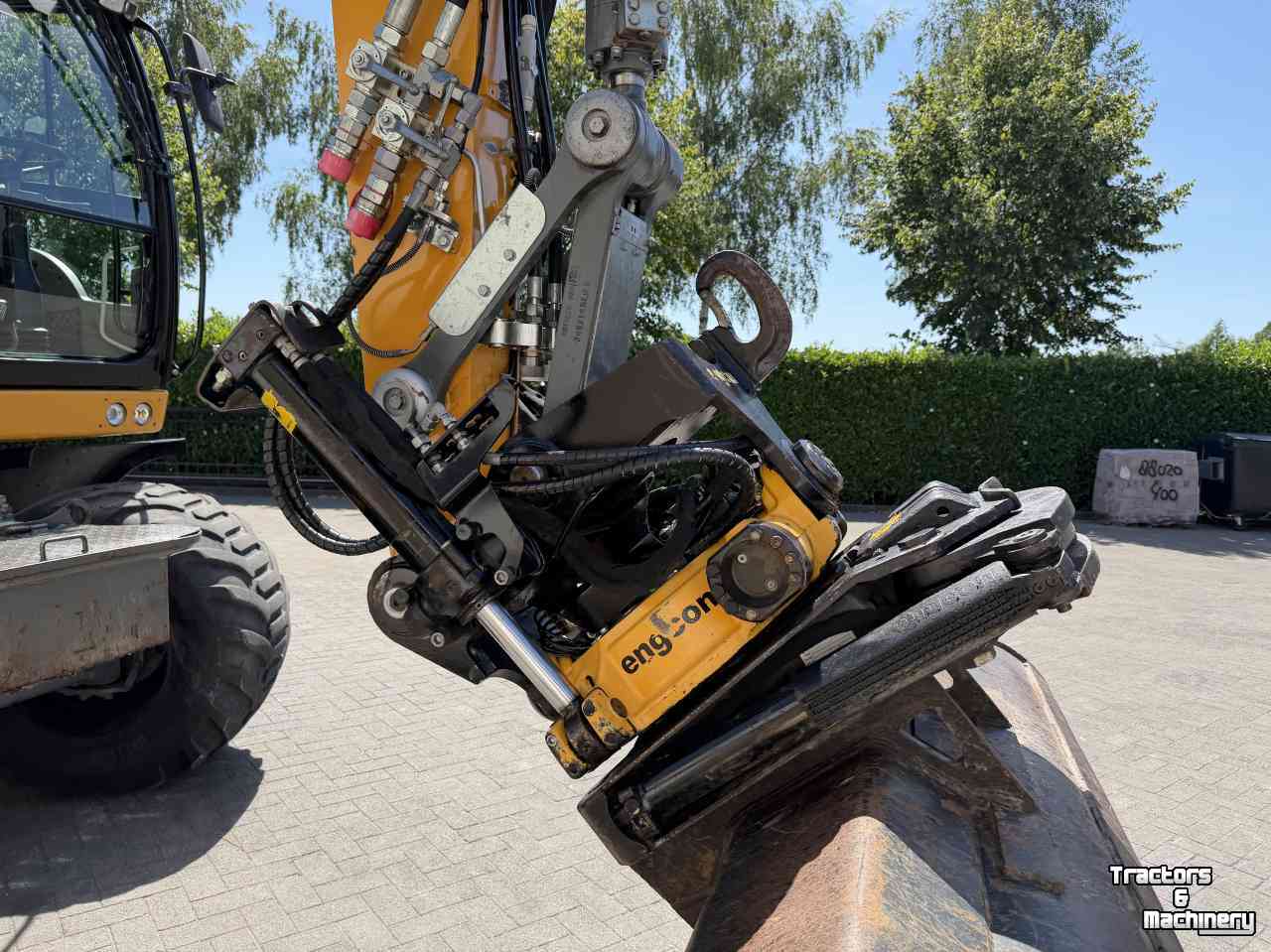 Bandenkraan / Graafmachine op wielen Liebherr A914 met Draaikantelstuk