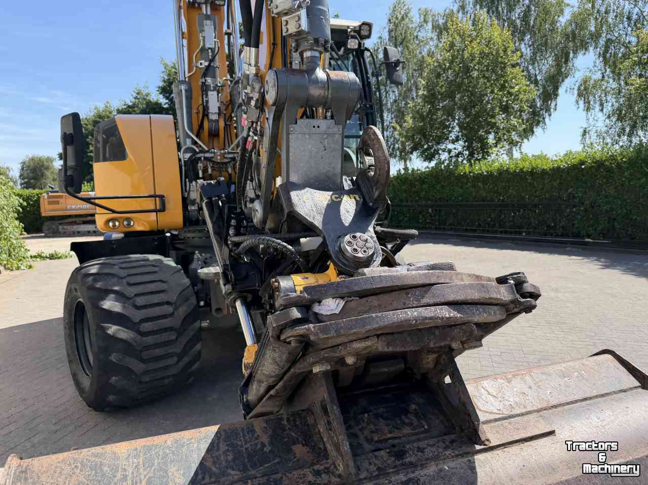 Bandenkraan / Graafmachine op wielen Liebherr A914 met Draaikantelstuk