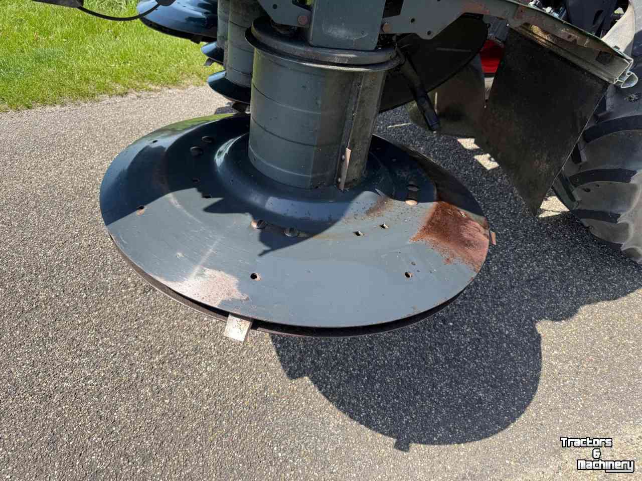 Maaier Deutz-Fahr Deutz-Fahr KM4.29FS frontmaaier (Kuhn)
