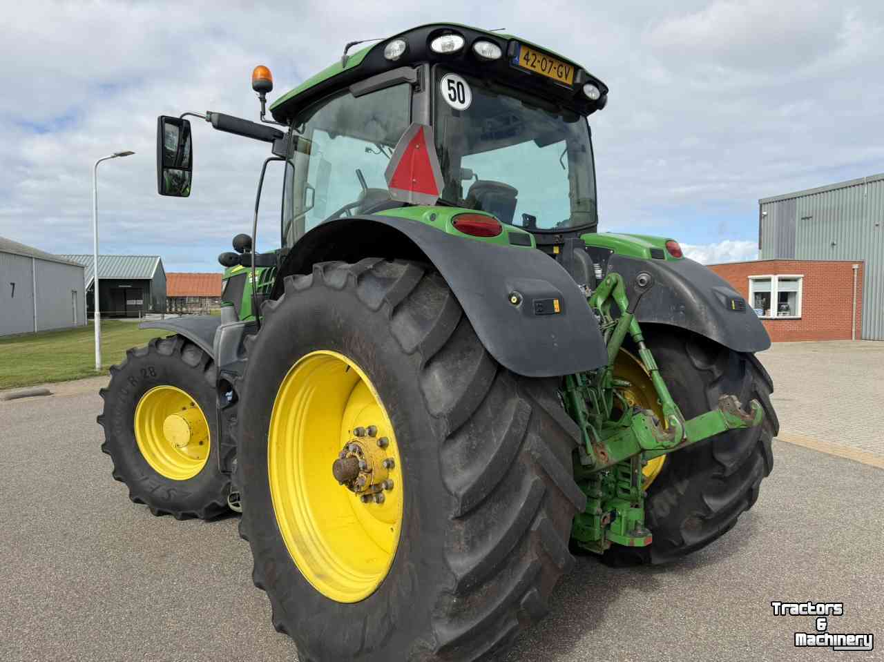 Tractor / Trekker John Deere 6215R
