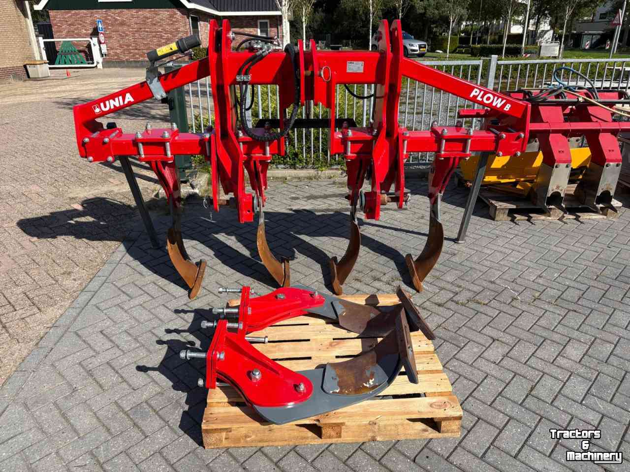 Woeler / Diepwoeler / Voorzetwoeler Unia Plow B4 voorzetwoeler/digger (MET 6 TANDEN, 2 ONGEMONTEERD)