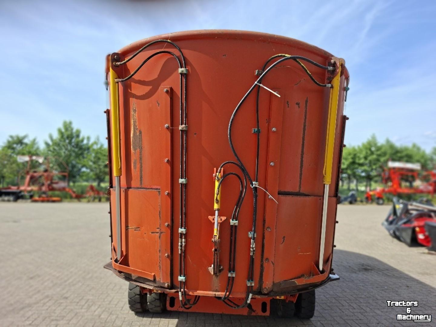 Voermengwagen Peecon VME 200L