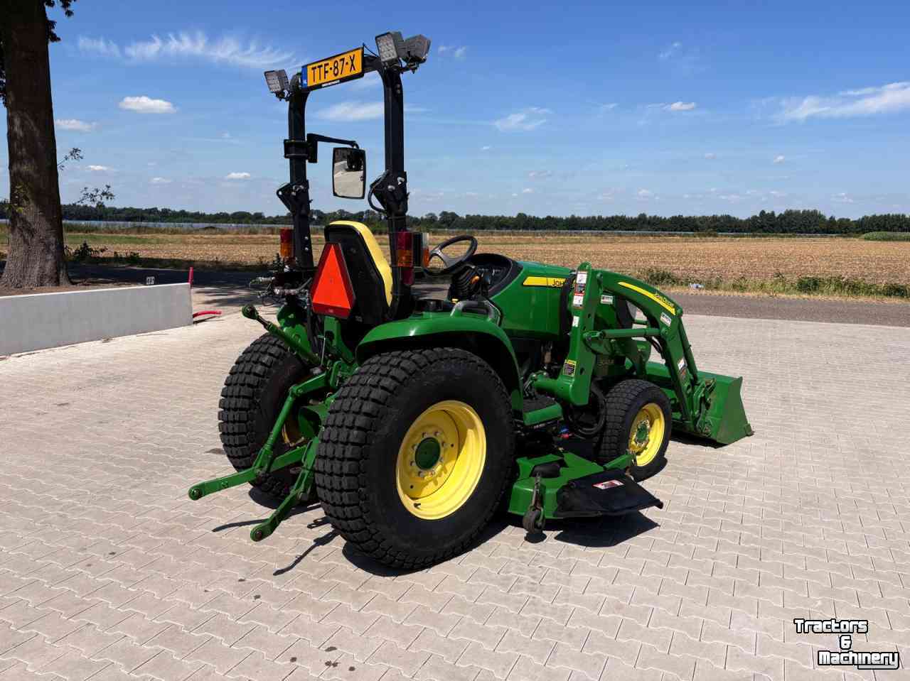 Compact tractor John Deere 3045R
