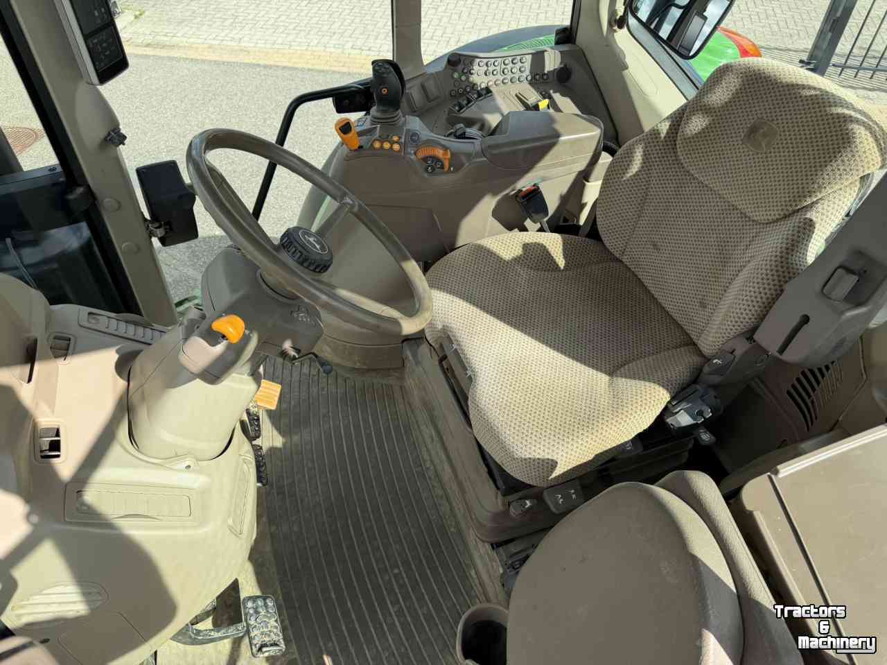 Tractor / Trekker John Deere 6175M 40 KM Eco