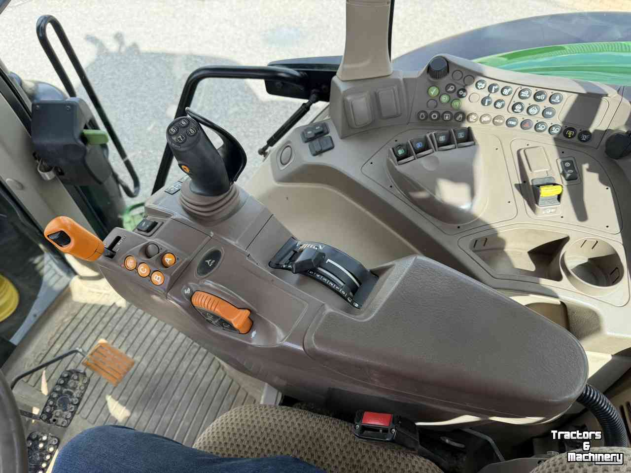 Tractor / Trekker John Deere 6175M 40 KM Eco
