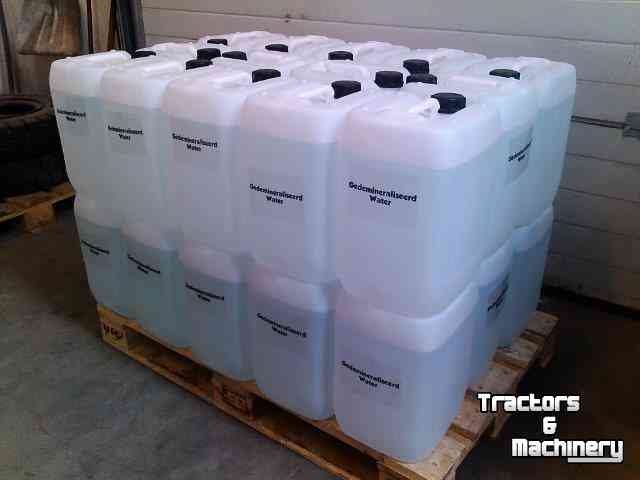 Overige transport- en industriemachines en toebehoren  gedemineraliseerd water, demi water, accu water 20 of 1000 liter vaten