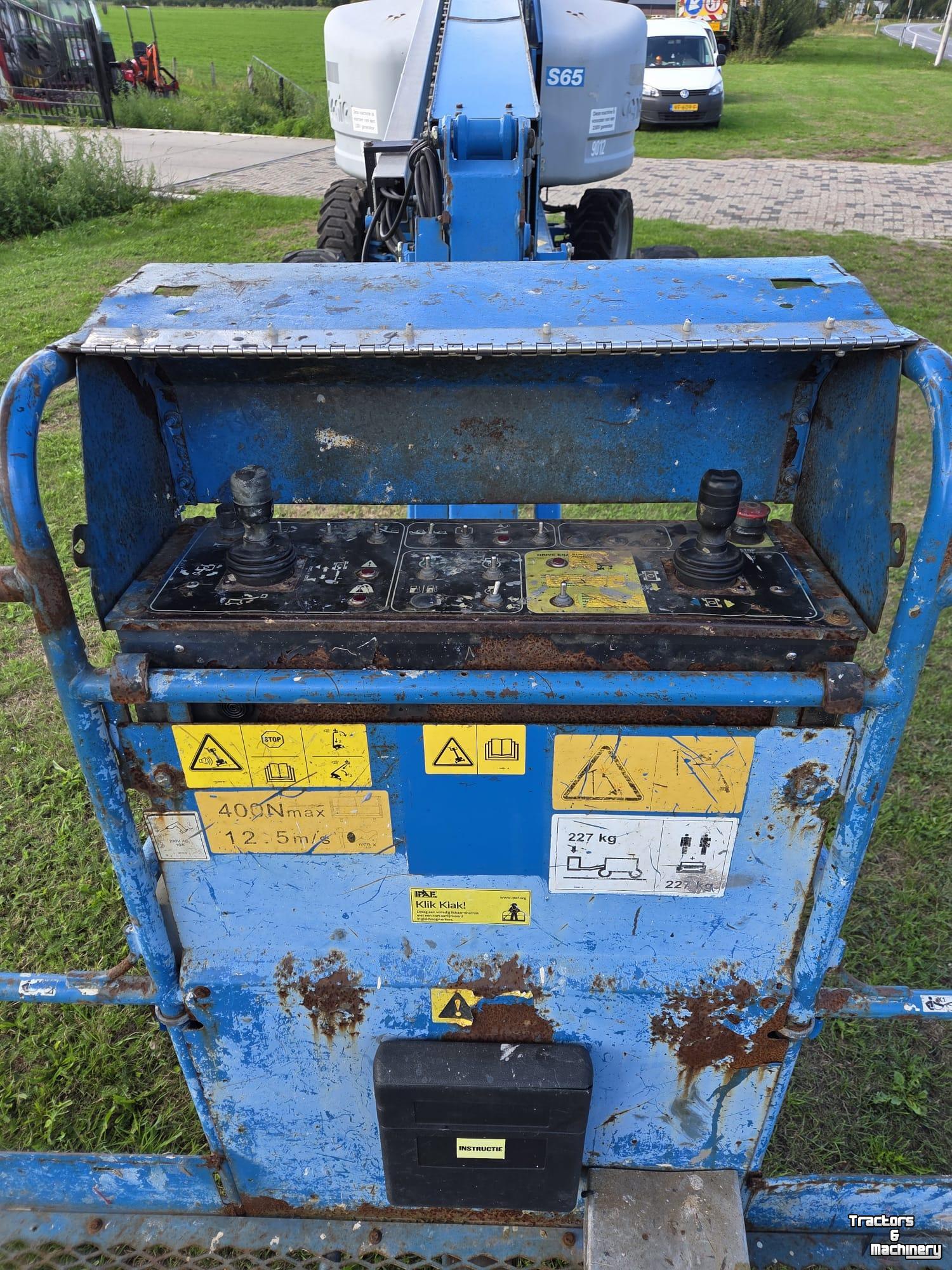 Hoogwerker  Genie S-65 met nieuwe Va- keuring Gereserveerd