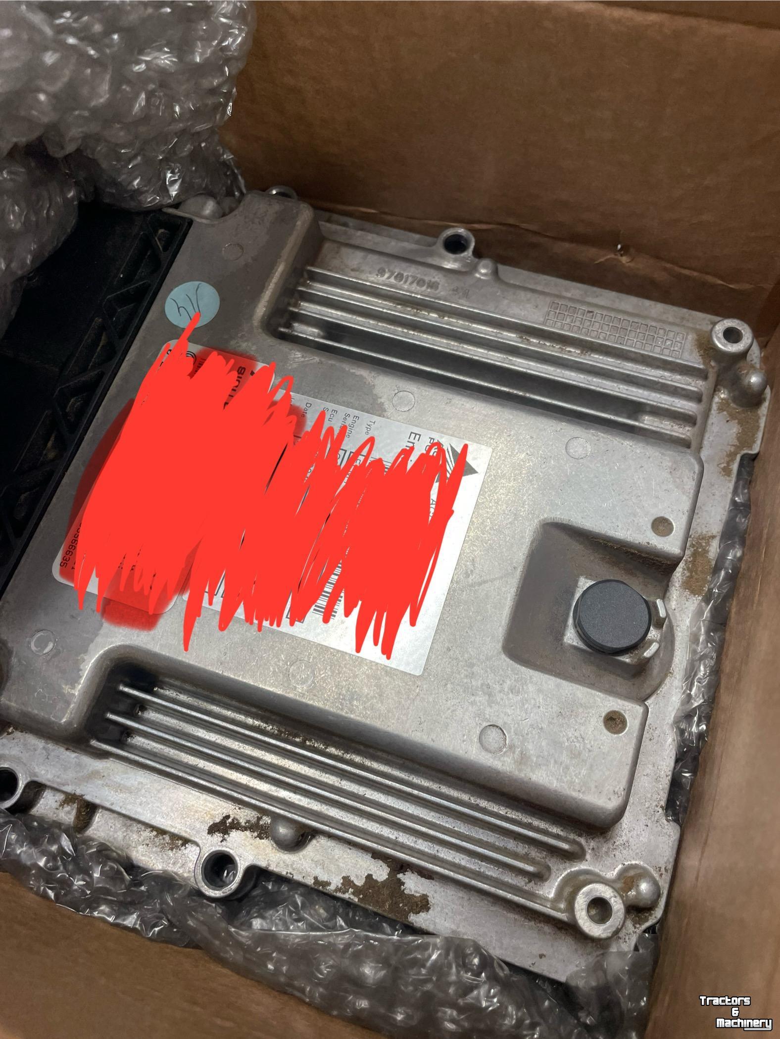Diverse gebruikte onderdelen Massey Ferguson 5613 MOTORBLOK