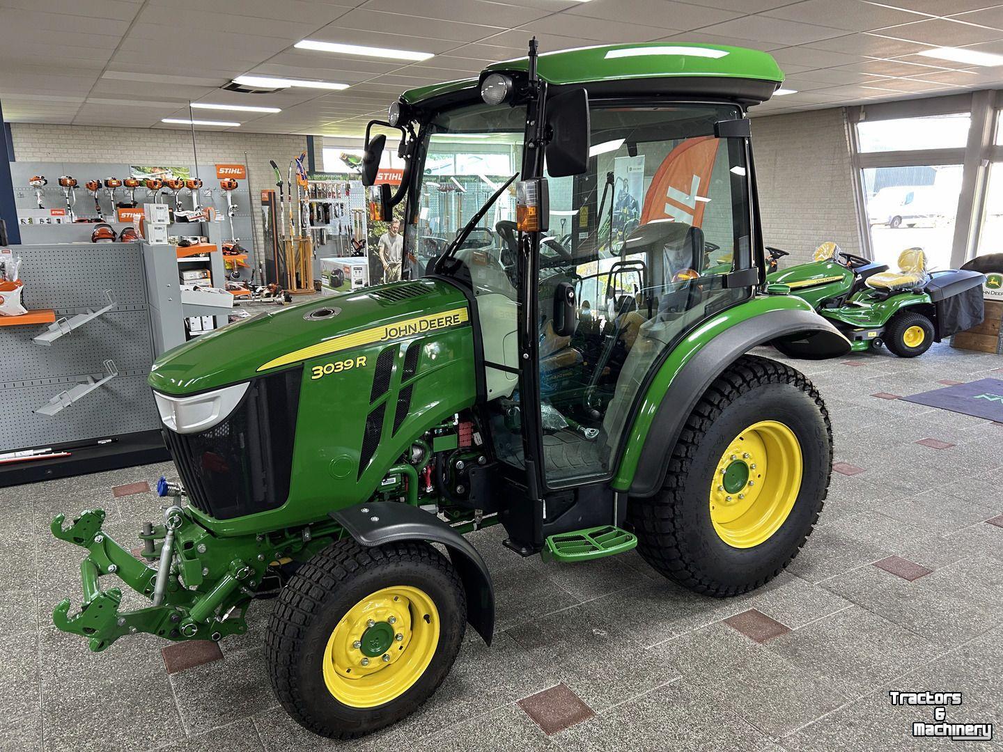 Smalspoor tractor John Deere 3039R