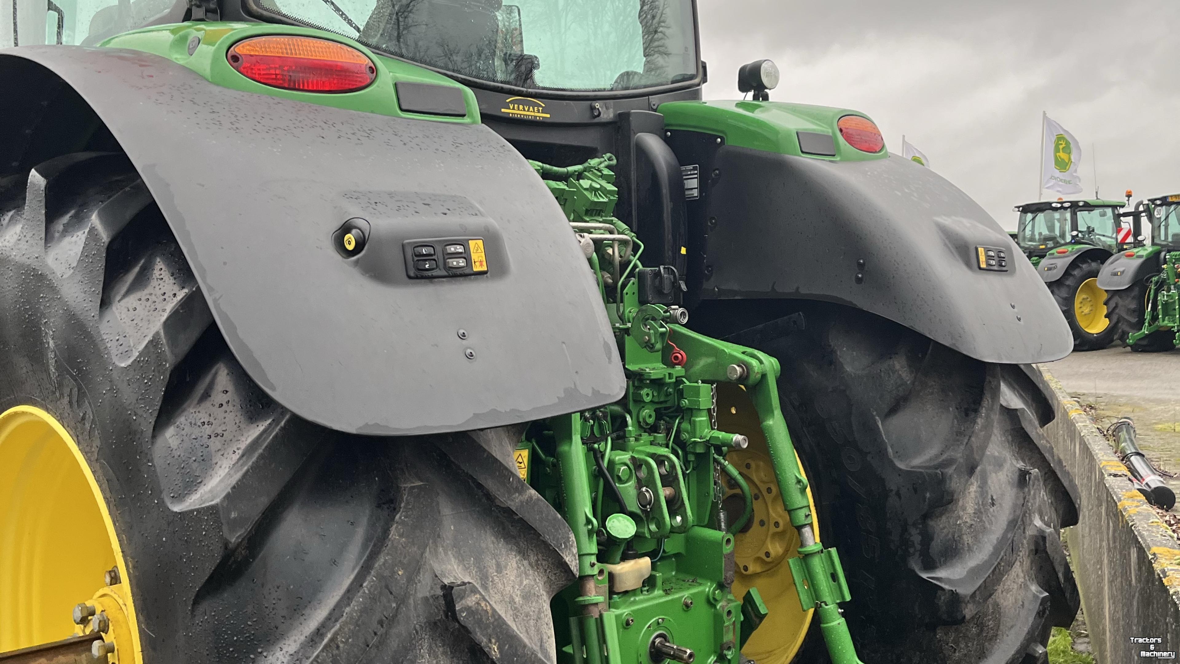 Tractor / Trekker John Deere 6215R