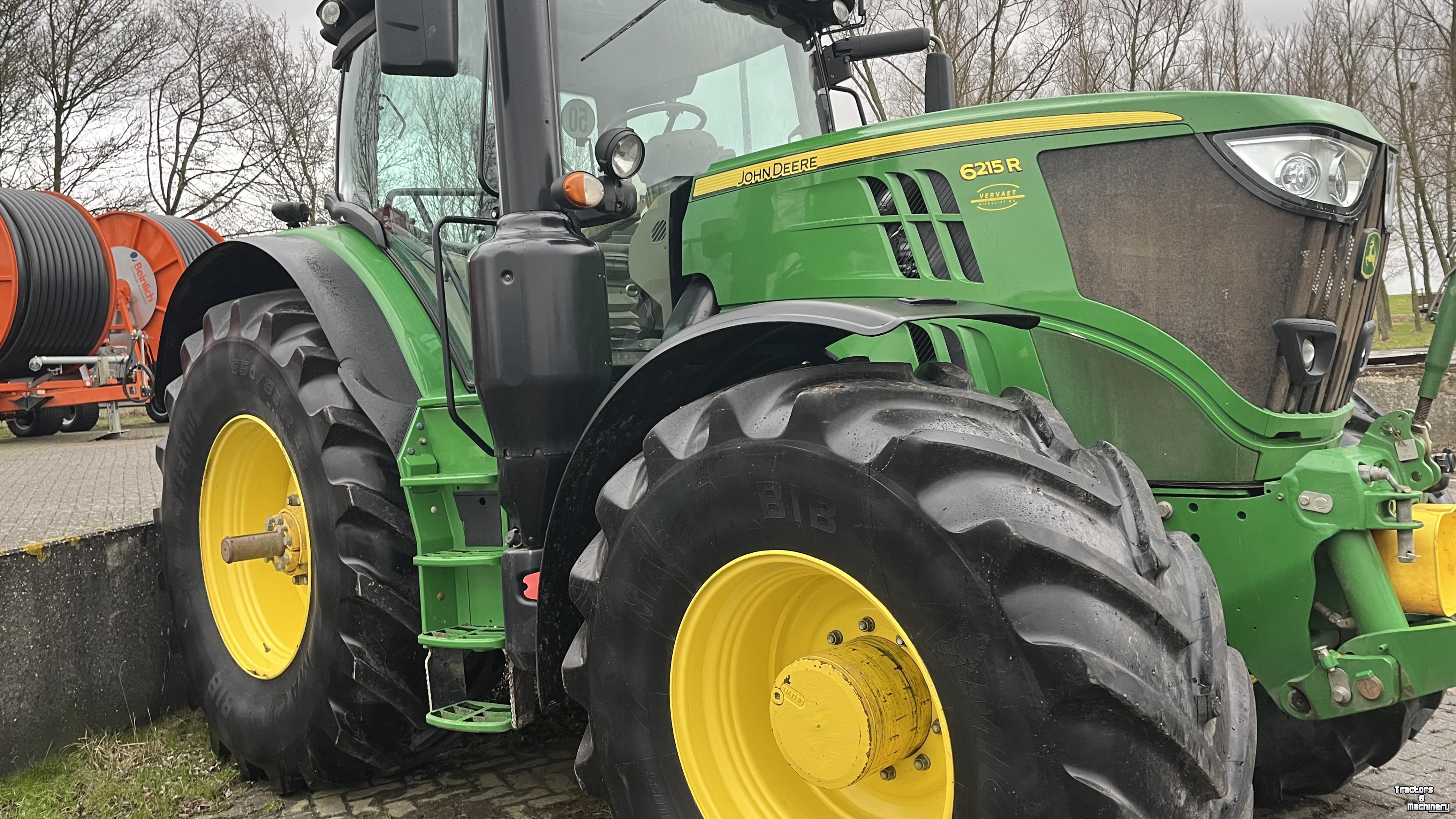 Tractor / Trekker John Deere 6215R