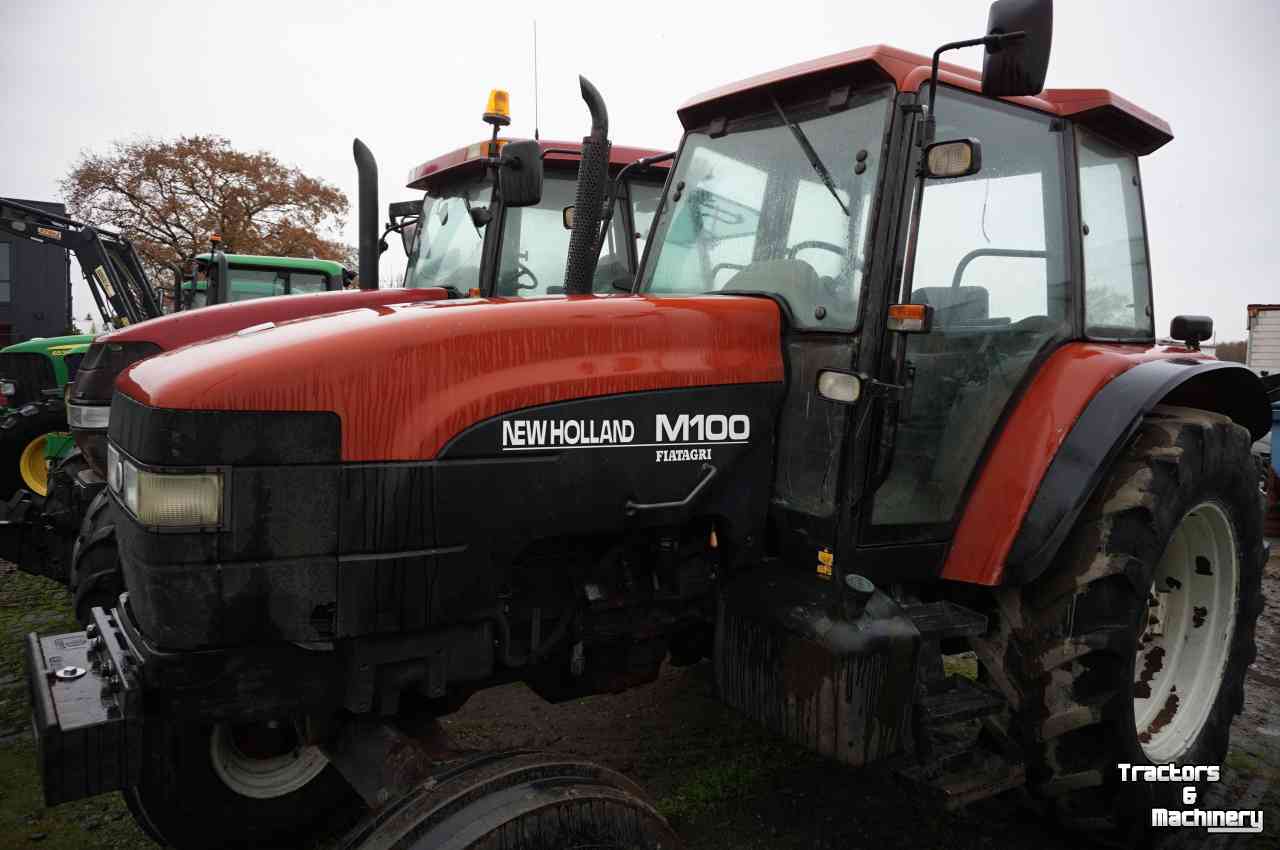 Traktoren New Holland M100 2wd