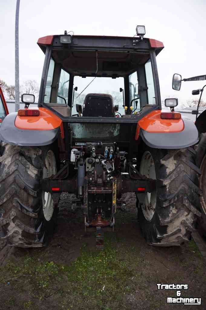 Traktoren New Holland M100 2wd