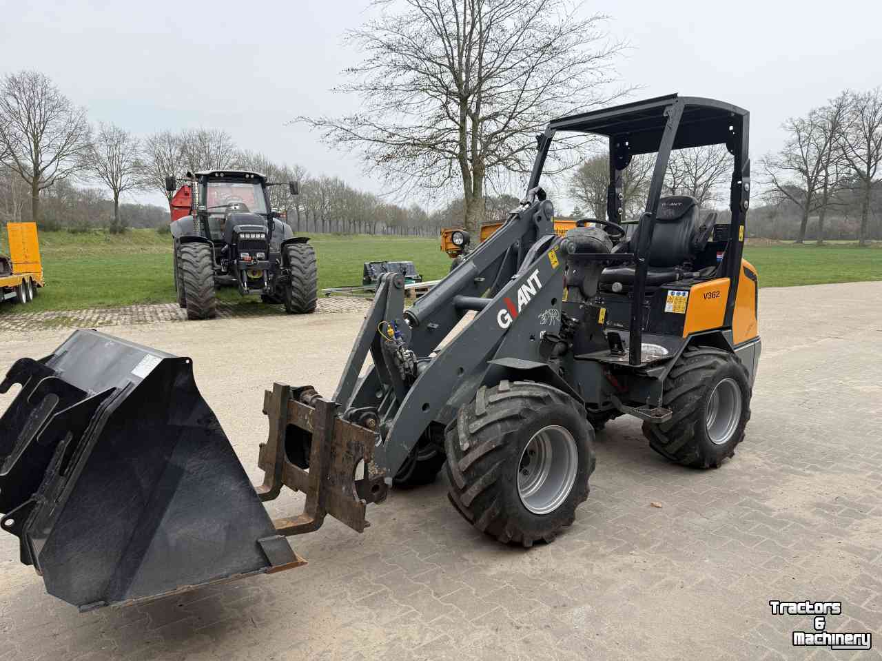 Shovel / Wiellader / Kniklader Giant V362