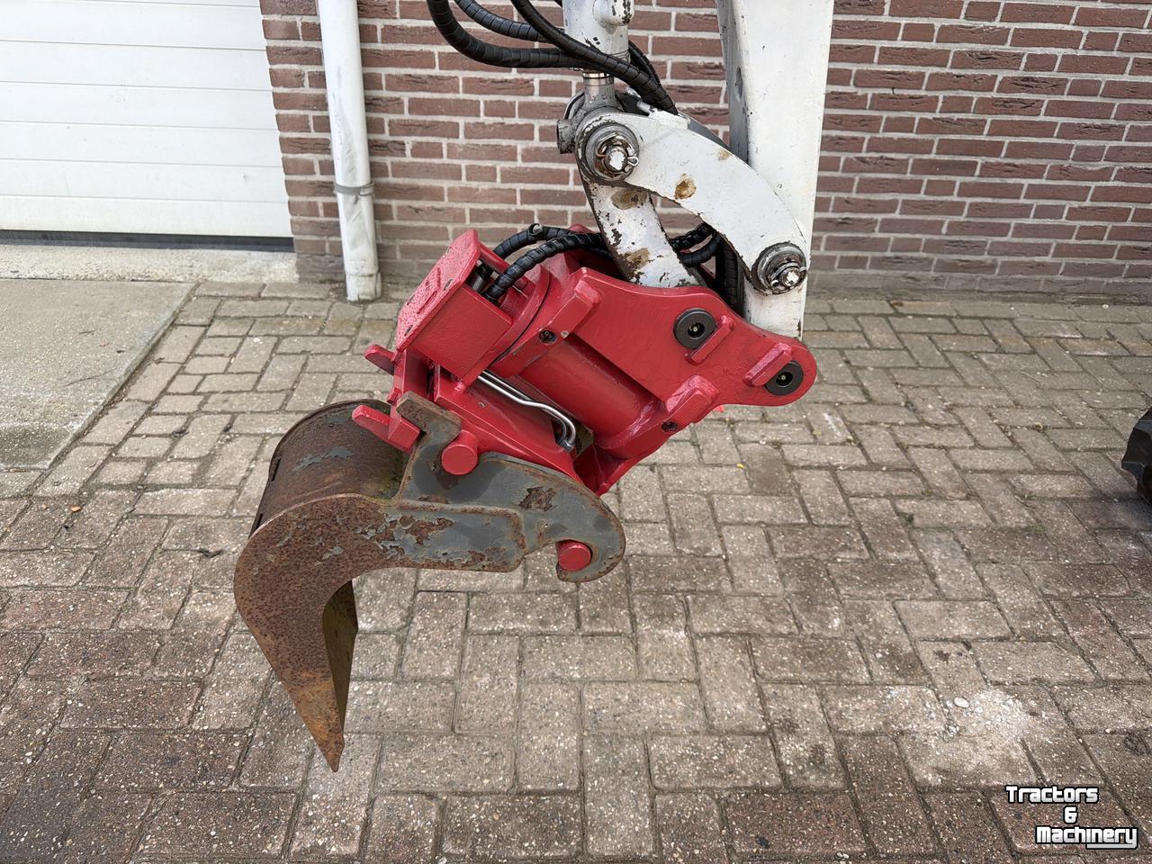 Graafmachine Takeuchi Kraan TB216