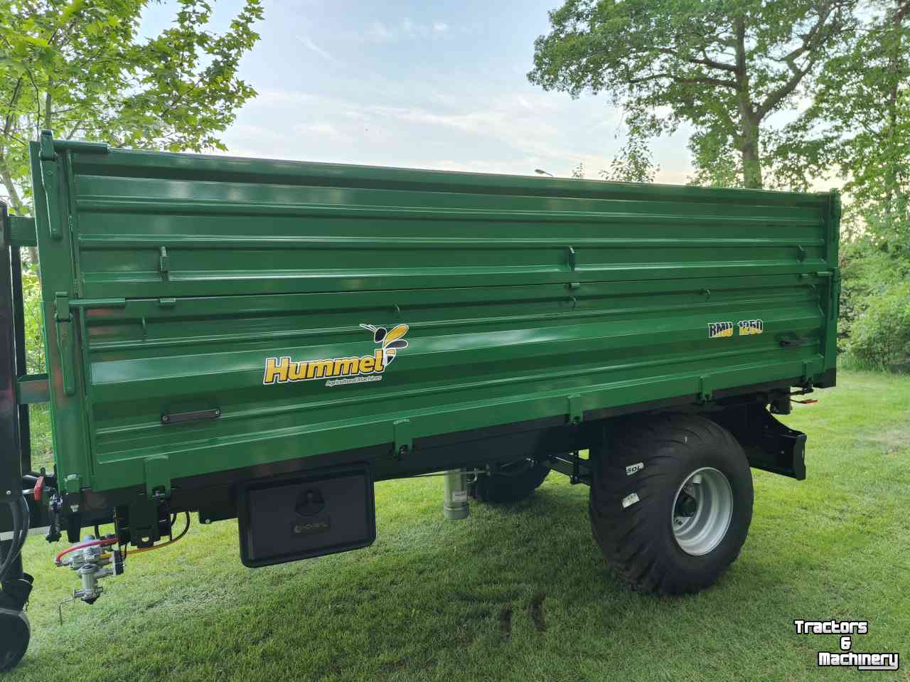 Kipper / Kiepwagen / Landbouwkipper  Hummel 5,0 tons driezijdige kipper