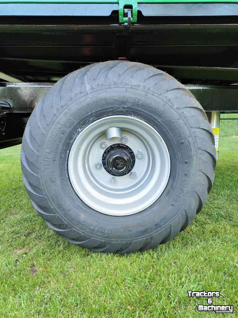 Kipper / Kiepwagen / Landbouwkipper  Hummel 5,0 tons driezijdige kipper