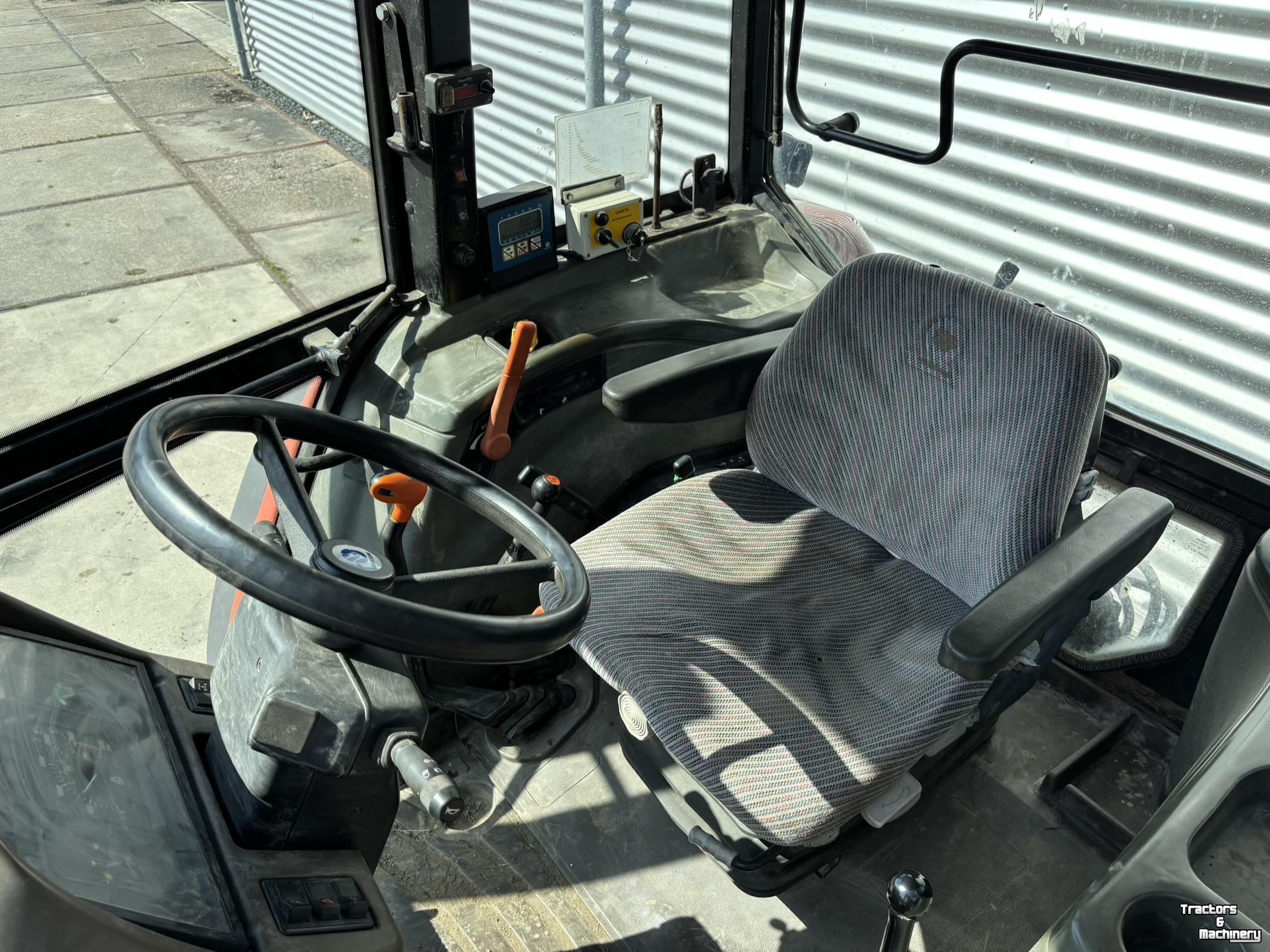 Tractor / Trekker New Holland L75
