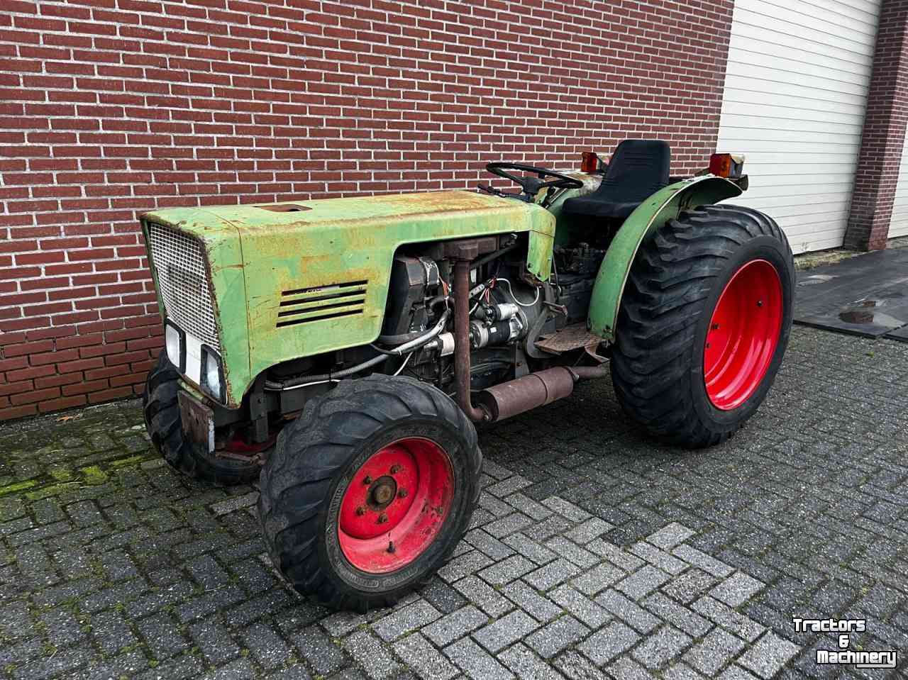 Compact tractor Fendt 200V