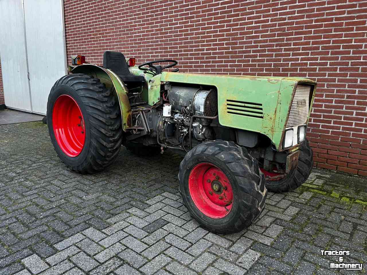 Compact tractor Fendt 200V