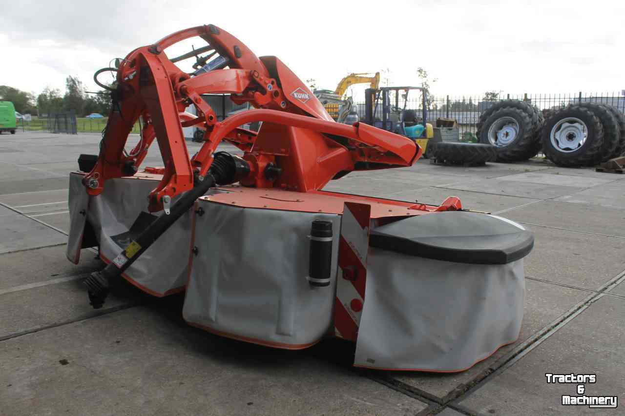 Maaier Kuhn GMD3125F-FF front schijvenmaaier frontmaaier snelwissel op de messen