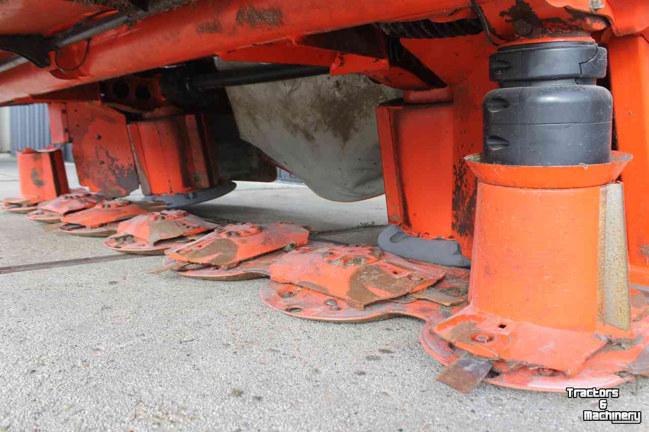 Maaier Kuhn GMD3125F-FF front schijvenmaaier frontmaaier snelwissel op de messen