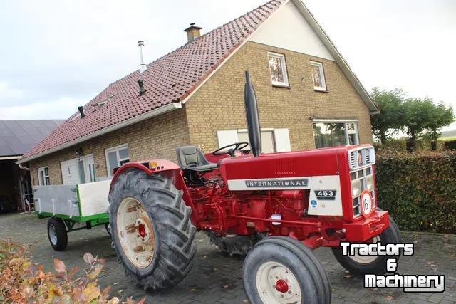 Tractor / Trekker International met handkoppeling voor aftakas