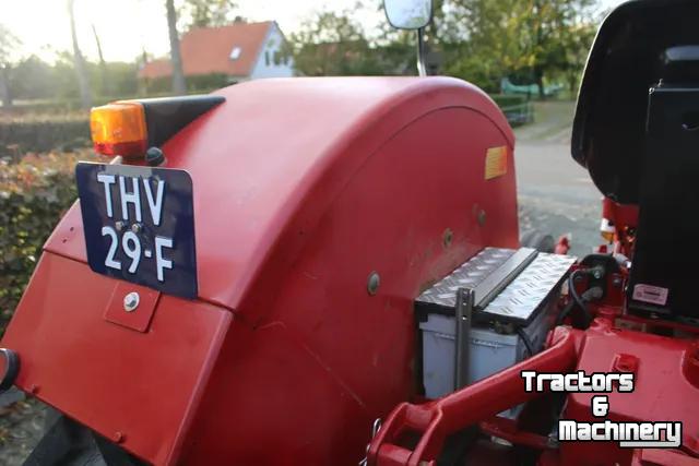 Tractor / Trekker International met handkoppeling voor aftakas