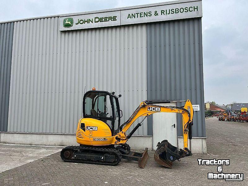 Bandenkraan / Graafmachine op wielen JCB 8030 ZTS
