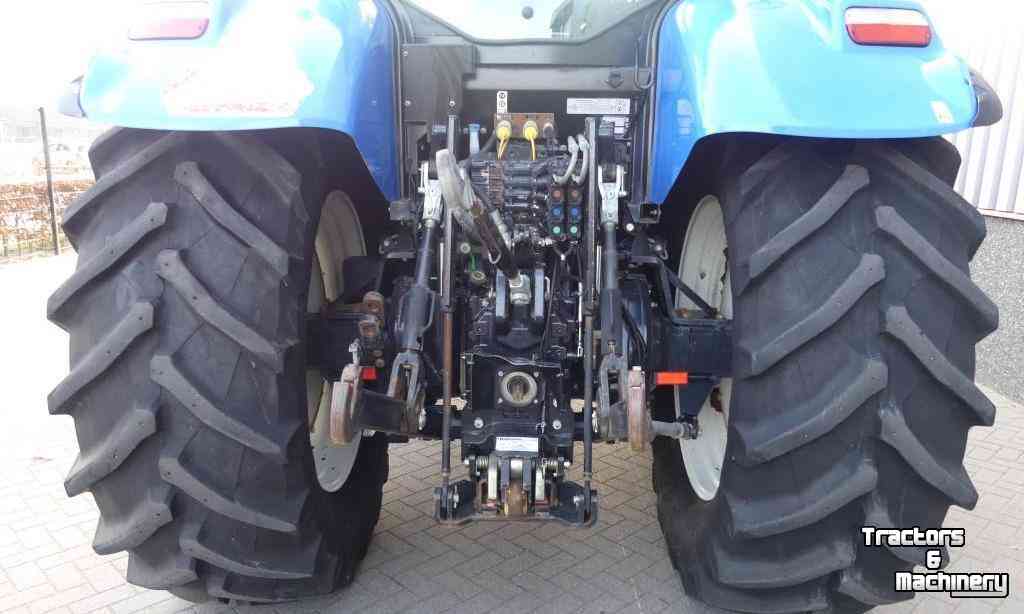 Traktoren New Holland T7.210 + Frontloader