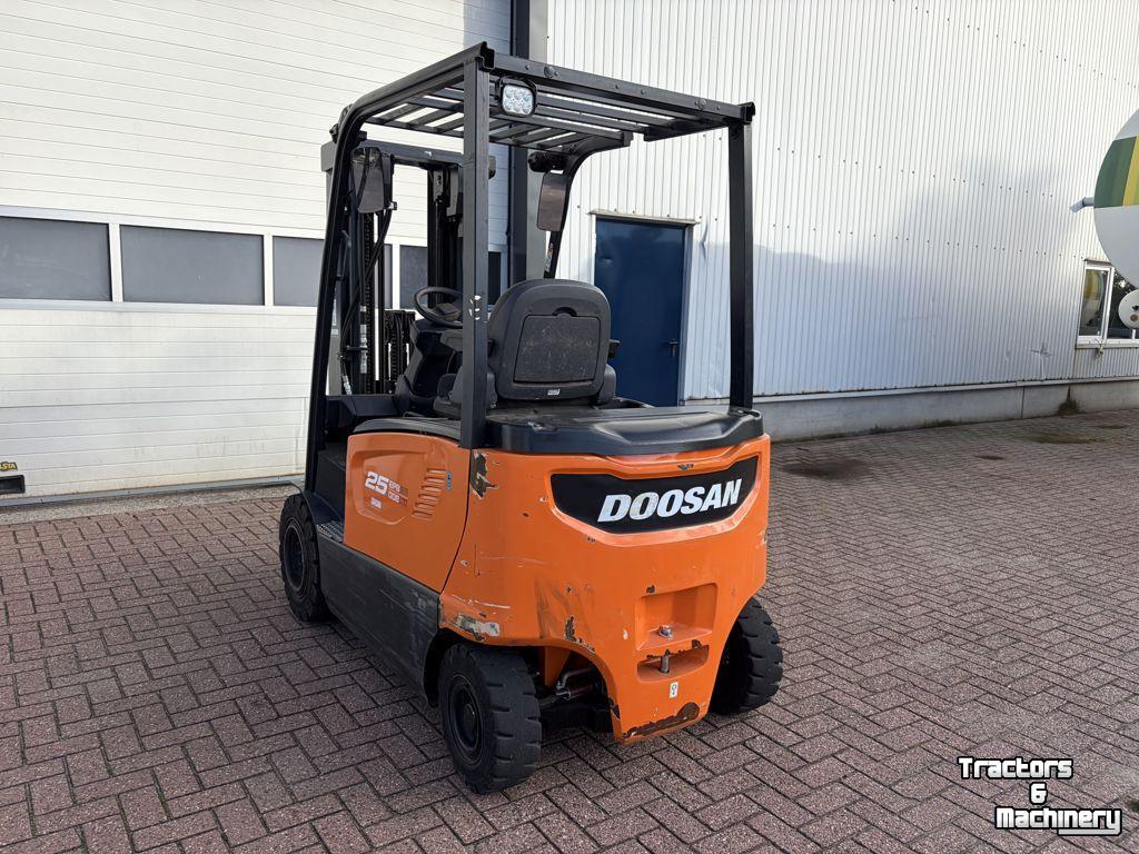 Heftruck Doosan B25X-7
