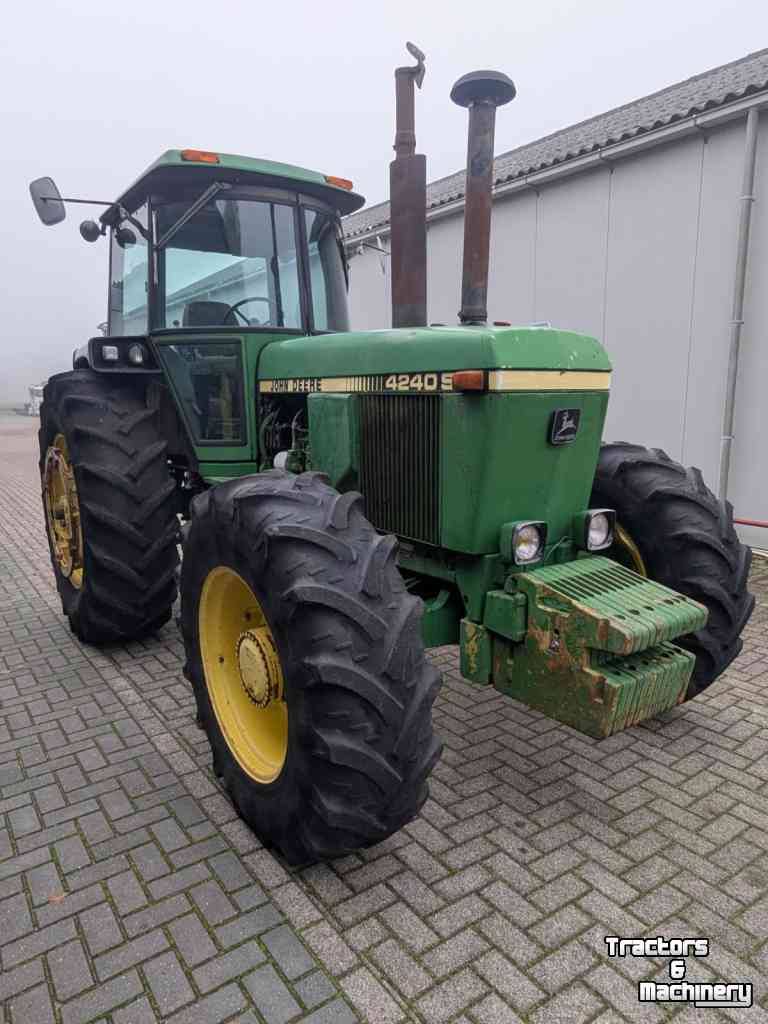 Tractor / Trekker John Deere 4240 S