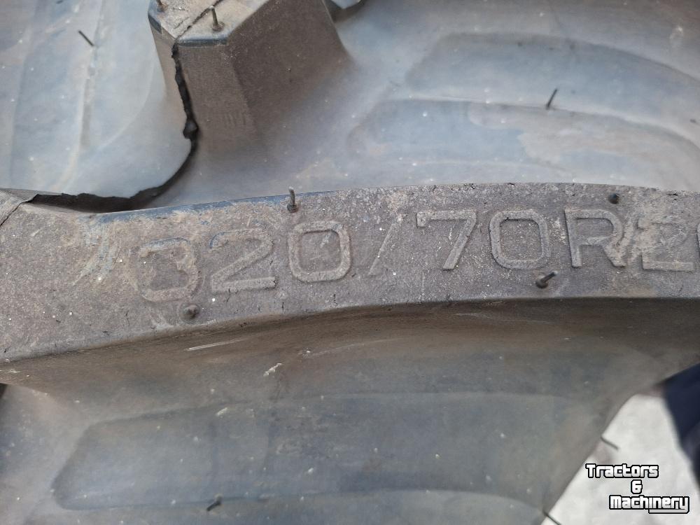 Wielen, Banden, Velgen & Afstandsringen Taurus 320/70R20