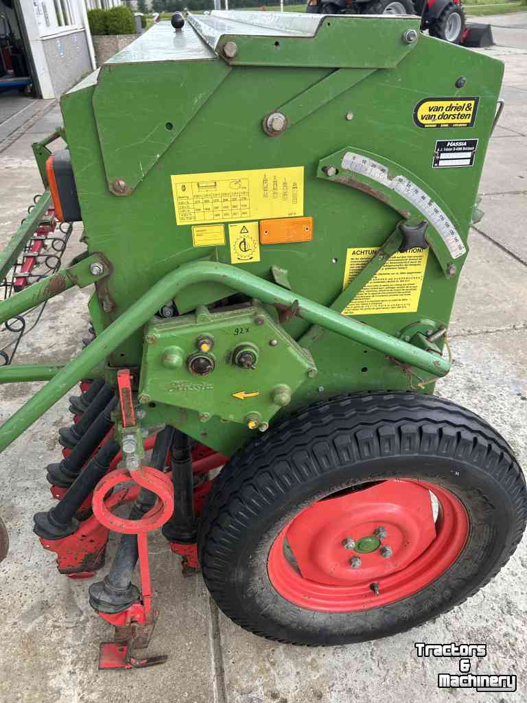 Zaaimachine Hassia DK 300-35  (perfect voor gras )