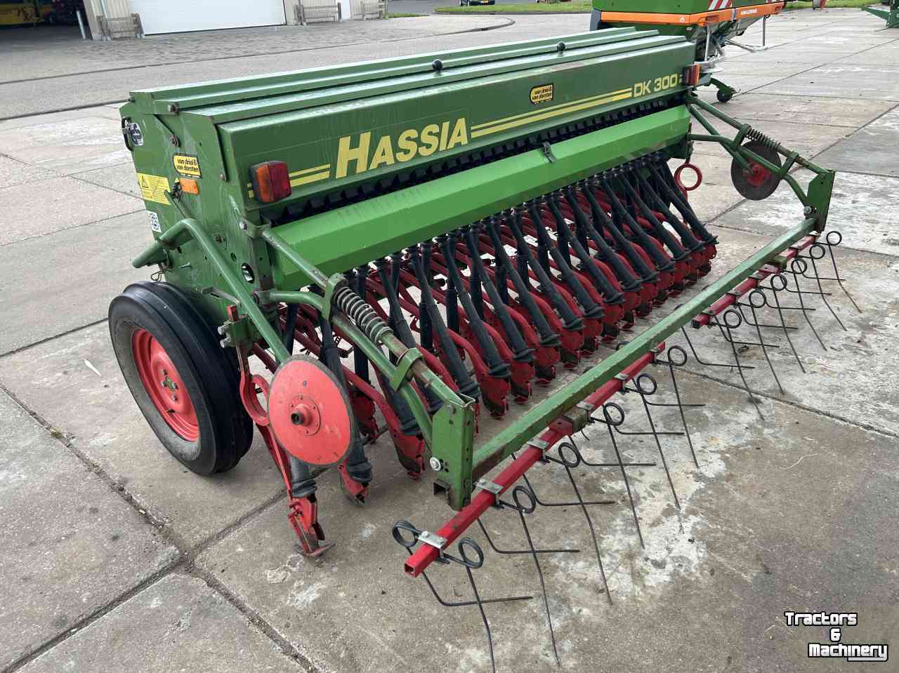 Zaaimachine Hassia DK 300-35  (perfect voor gras )