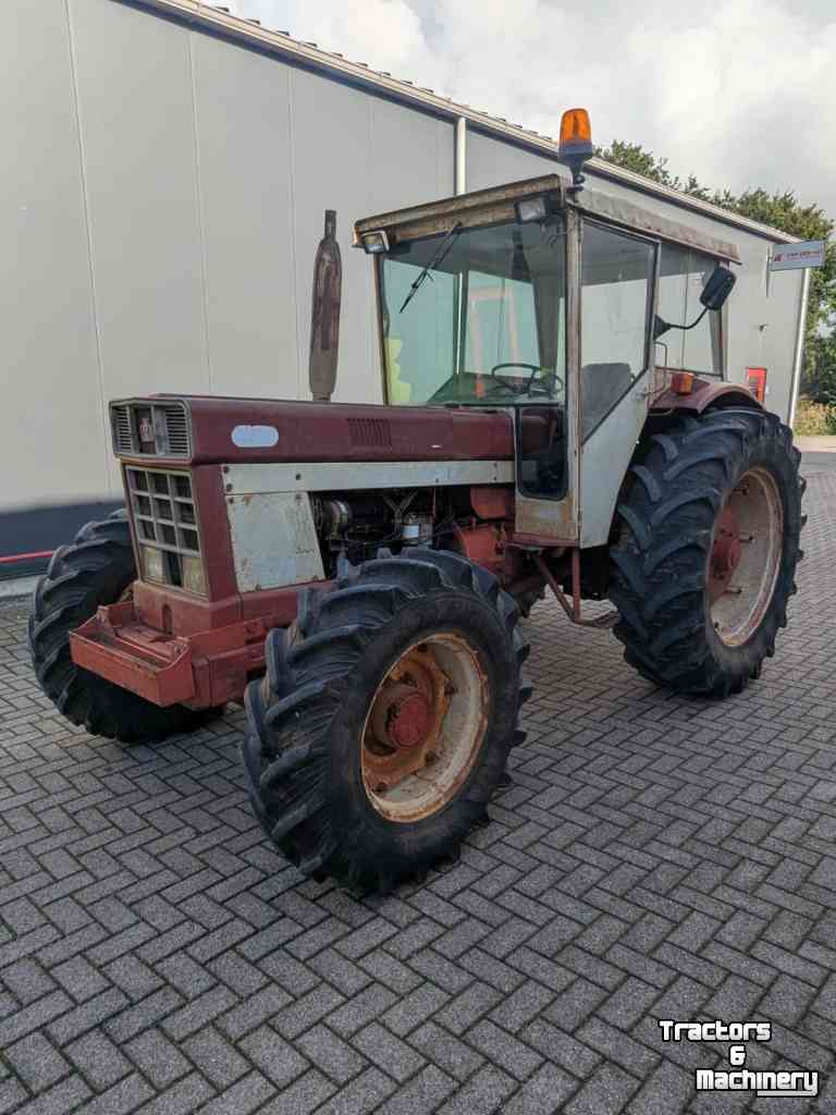 Tractor / Trekker International 946