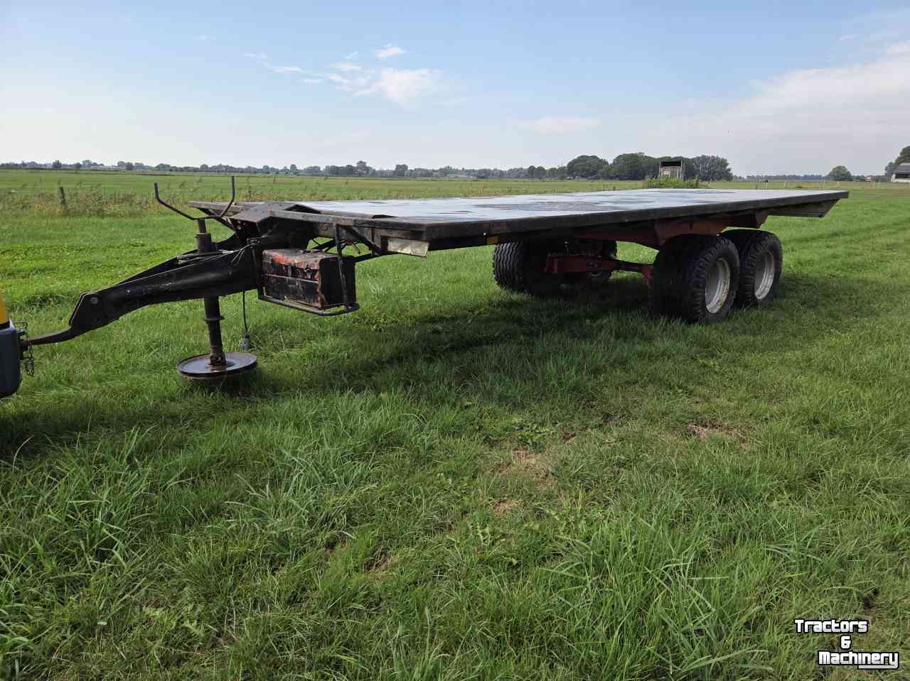 Vierwielige wagen / Landbouwwagen  Platte wagen