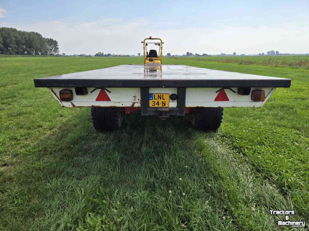 Vierwielige wagen / Landbouwwagen  Platte wagen