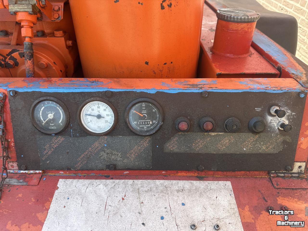 Boomgaard compressor Mannesmann Demag Lucht compressor Mannesmann Demag