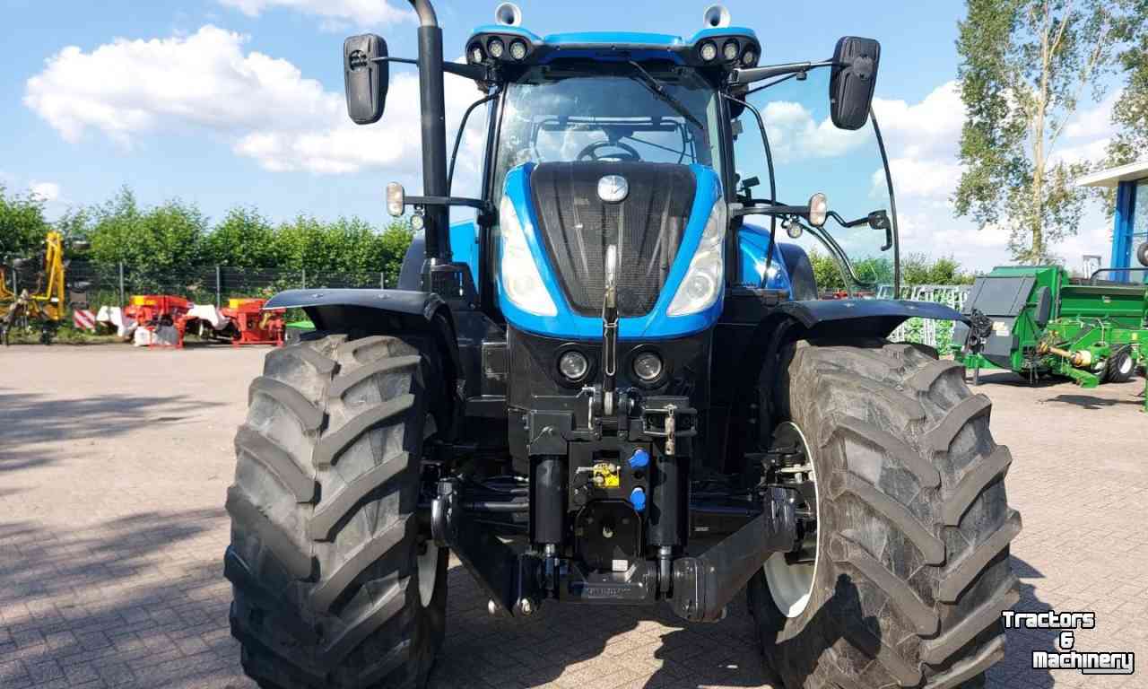 Traktoren New Holland T7.270 AC Tractor Traktor
