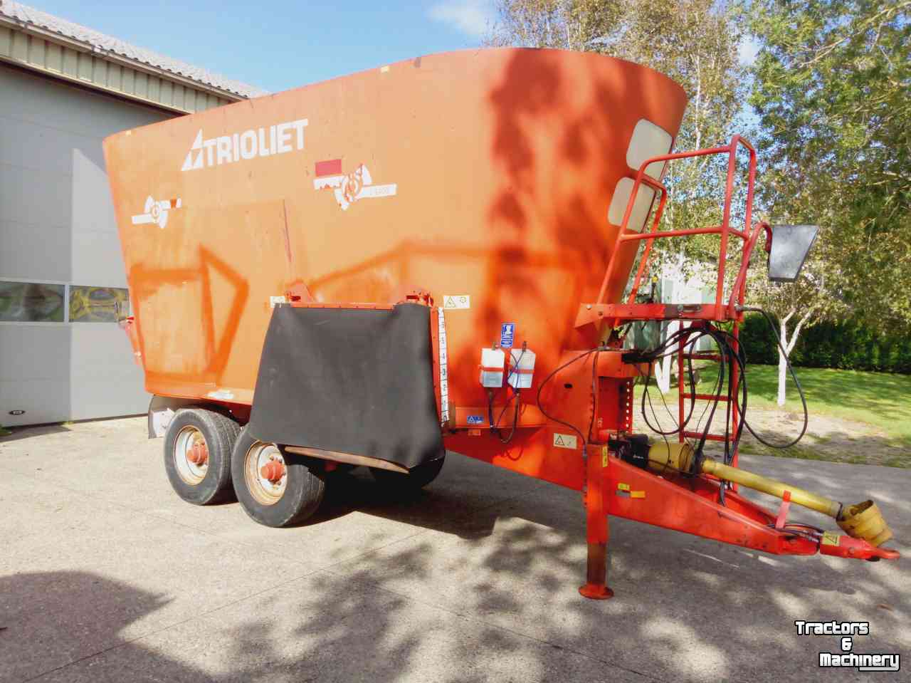 Voermengwagen Vertikaal Trioliet Solomix SM24TD met RVS binnenkant