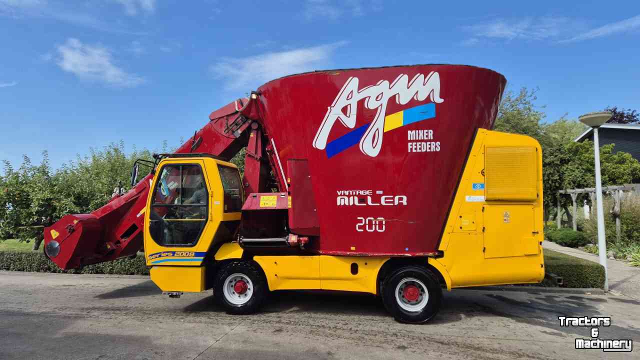 Zelfrijdende Voermengwagen AGM Vantage Miller 200