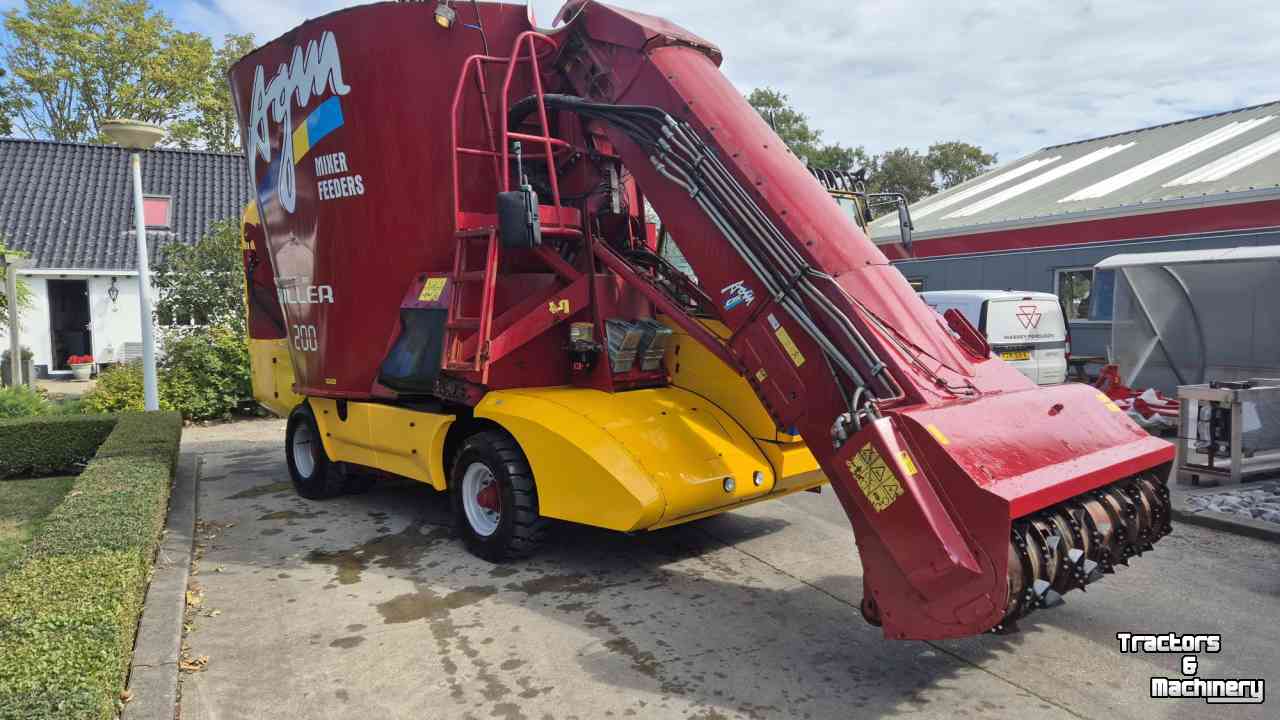 Zelfrijdende Voermengwagen AGM Vantage Miller 200
