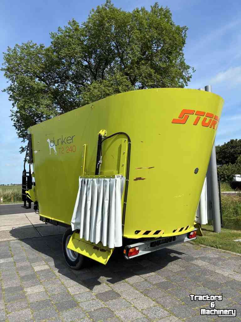 Voermengwagen Vertikaal Storti Dunker T2 240