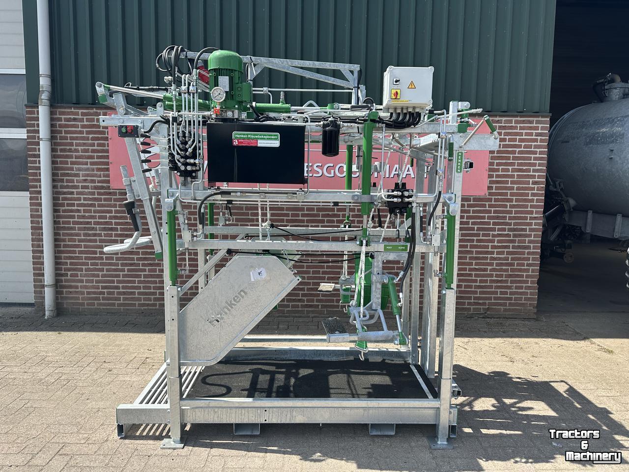 Klauwverzorgingsbox AGM Klauwbekapbox type L hydra