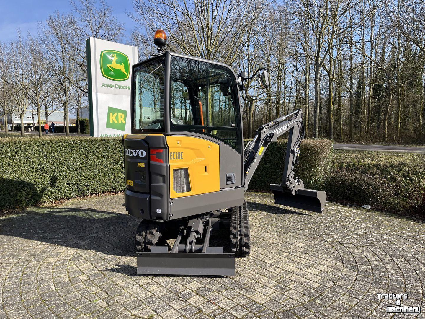 Rupskraan / Graafmachine op rupsen Volvo EC18E